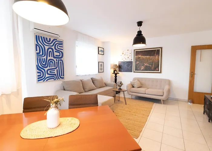 Sailors Lodge - 3 Min To Beach