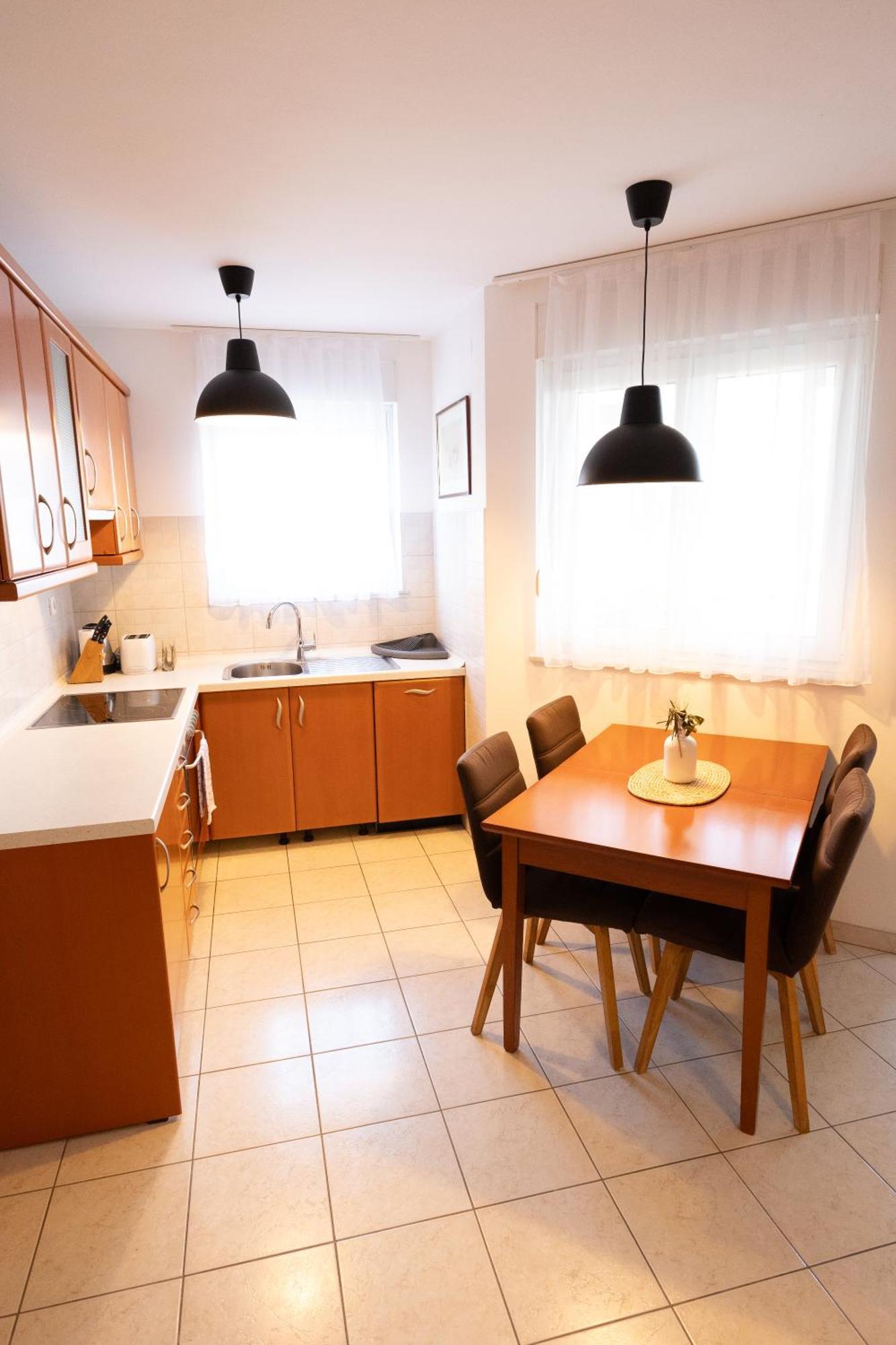 Sailors - 3 Min To Apartment *